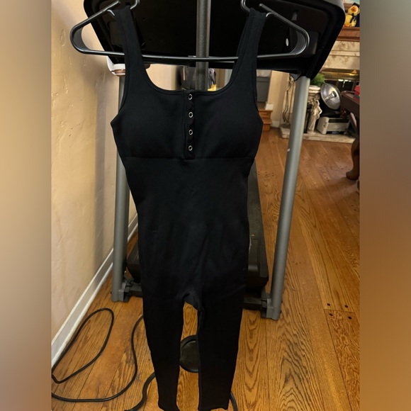 Women’s Thread Press Button Tummy Control Jumpsuit Medium. Only worn once. - Picture 5 of 12